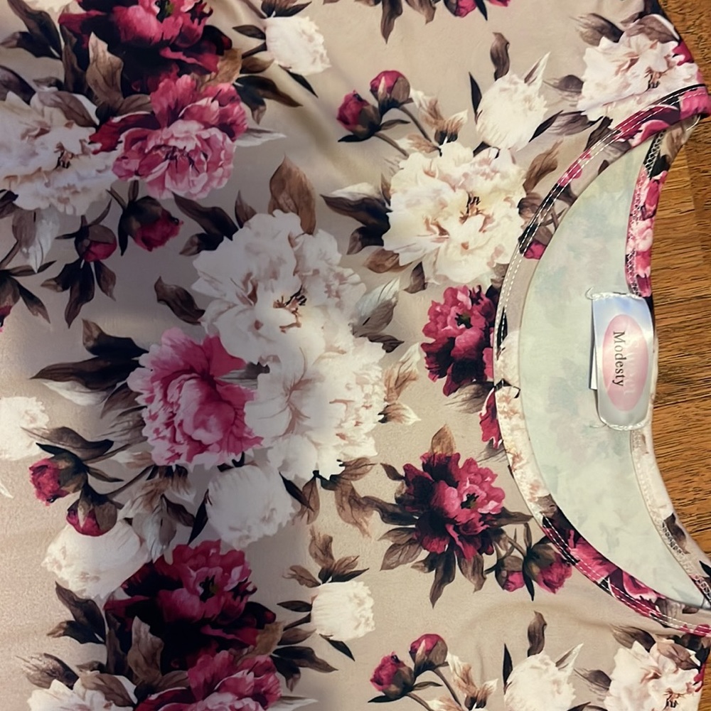 Sweet Modesty ruffle sleeve top!!💕 - Picture 2 of 3